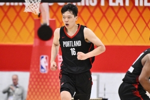 开拓者自媒体：杨瀚森已处于边缘位置 即战力低于新签的两位中锋