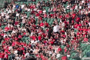 实拍：河南球迷在工体“反客为主”，国安球迷选择沉默视频封面